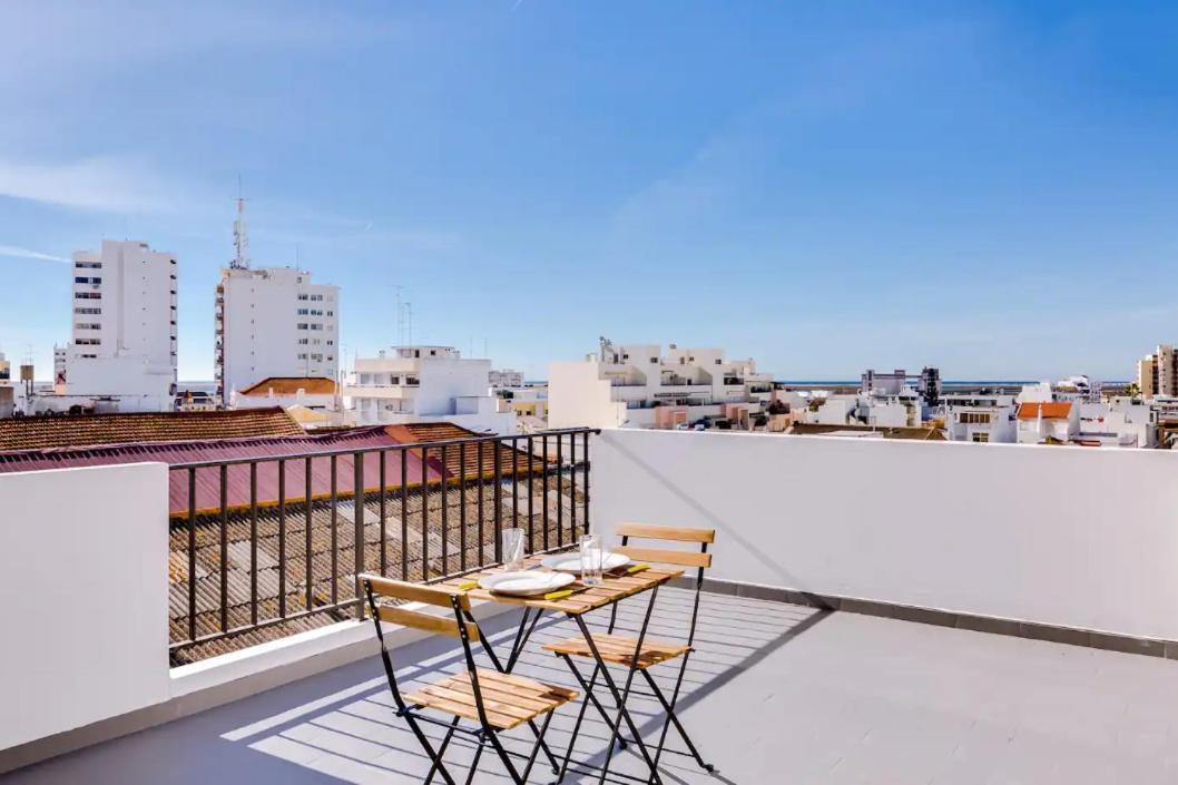Blife Anya Private Rooms Faro Bagian luar foto